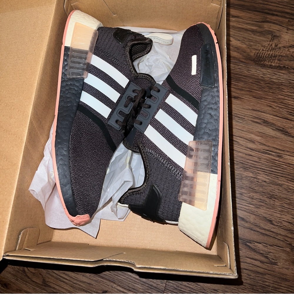 Adidas NMD R-1 - Picture 2 of 4